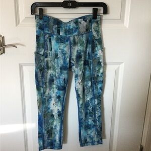 Abstract Blue and Green Leggings lululemon’s cropped